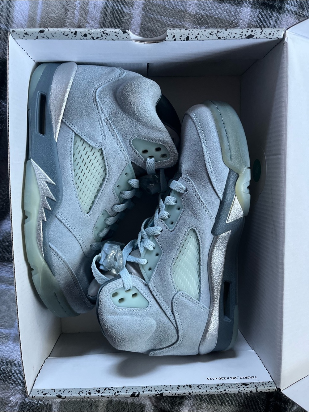 Jordan WMNS Air Jordan 5 bluebird Retro in Ice Blue and Graphite